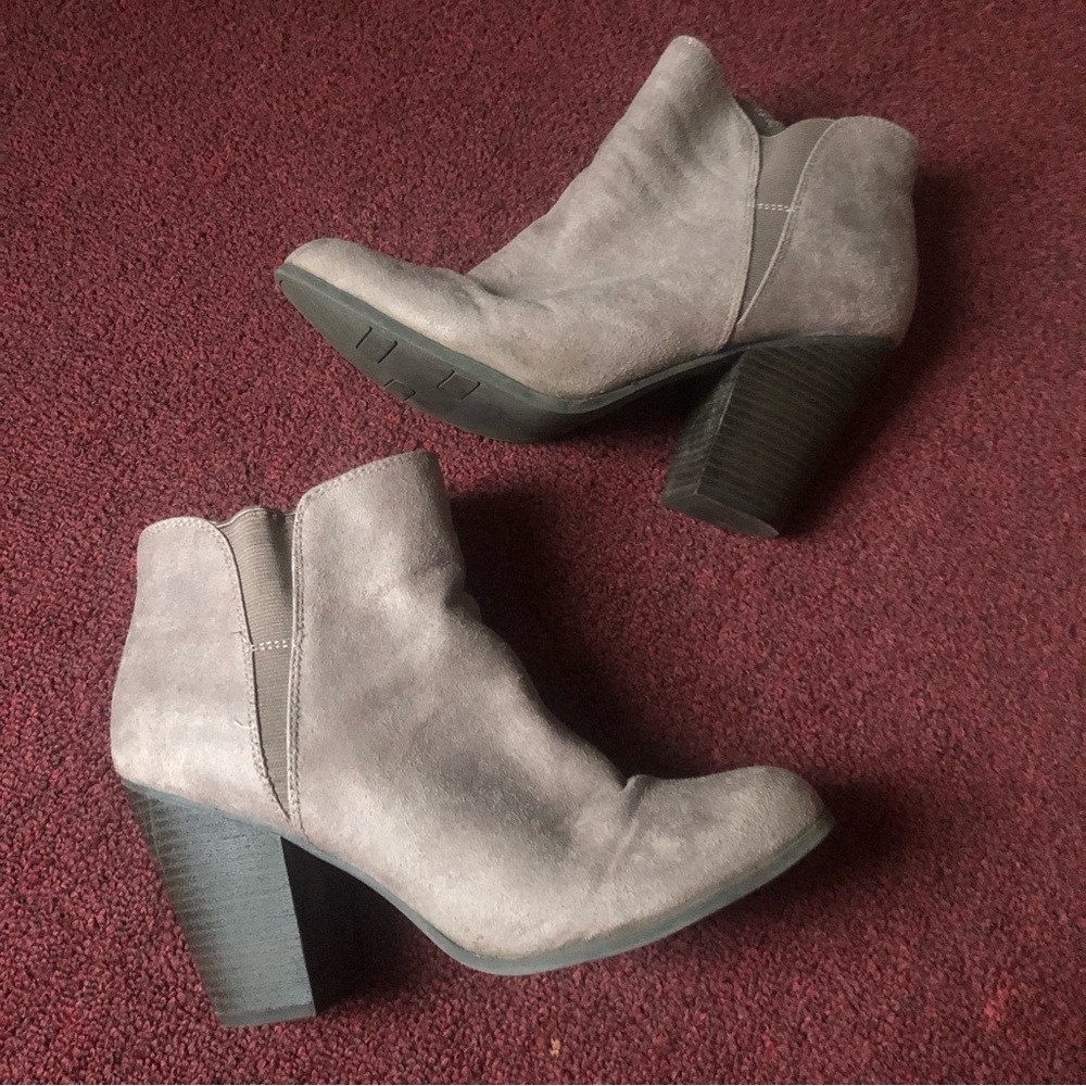 Fergalicious high heeled ankle boots 9.5